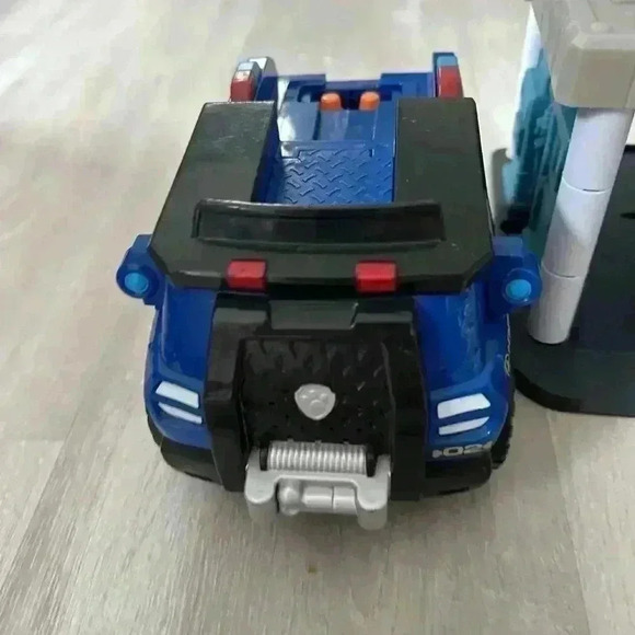 Adventure Force Rescue Station Freewheel, Lights & Sound Work - Picture 4 of 5